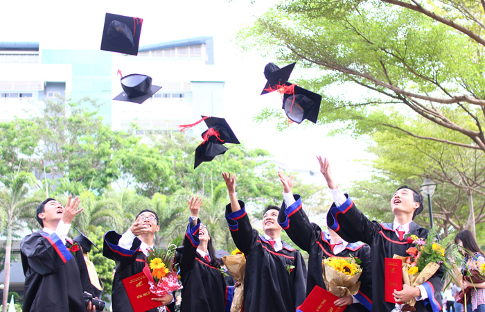chế độ miễn giảm học phí đối với cựu sinh viên